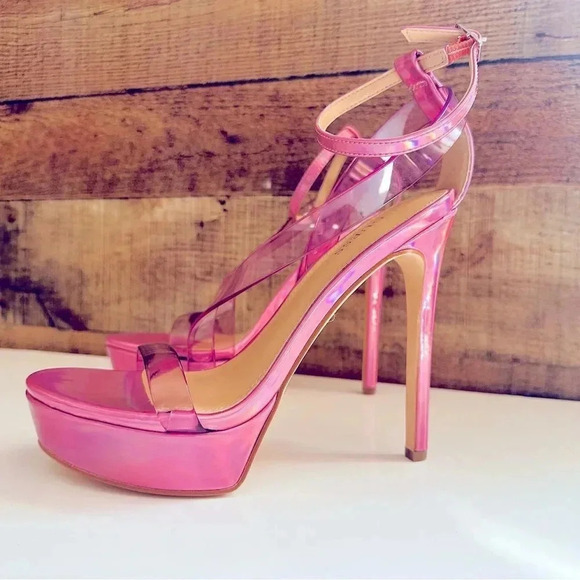 NWOT Guess Metallic Strappy Sandals - Picture 3 of 7